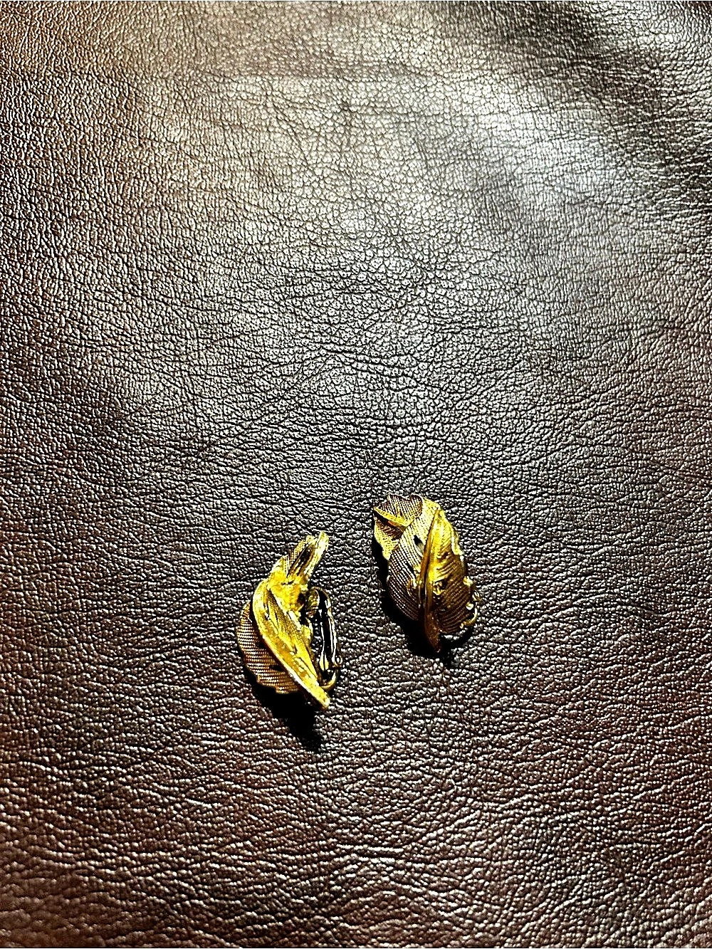 Vintage Estate Gold-Tone Leaf Earrings Like New